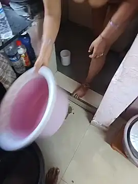 Lailamajnu1996 online show from February 13, 6:26 am