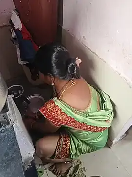 Lailamajnu1996 online show from February 15, 11:53 am