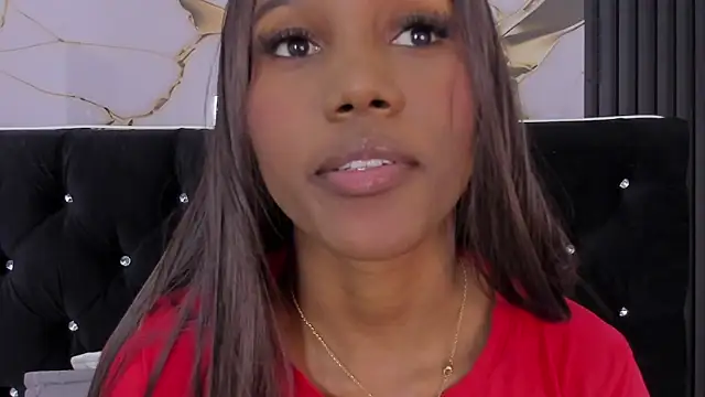 Mia Devereaux167 online show from March 24, 6:35 pm