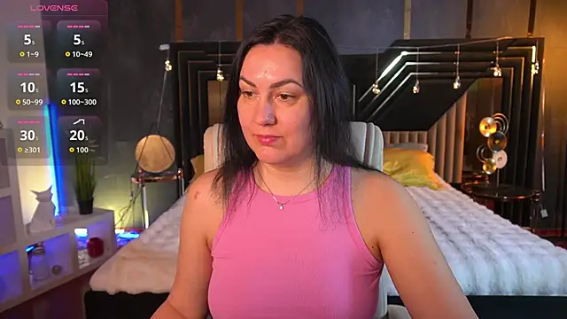 VelvetLuck online show from March 25, 7:11 am