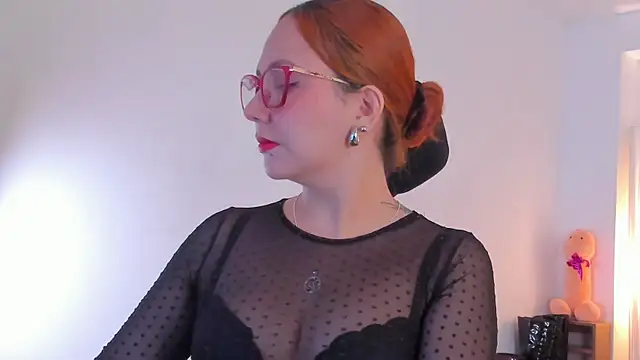 MistressErza online show from July 27, 7:11 pm