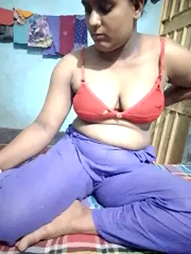 Hot8g online show from April 6, 5:25 pm