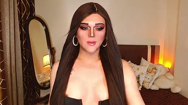 AmazingDivina online show from December 21, 7:56 am