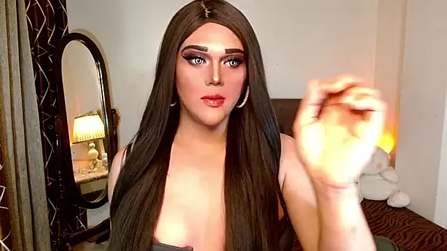 AmazingDivina online show from December 19, 11:13 am