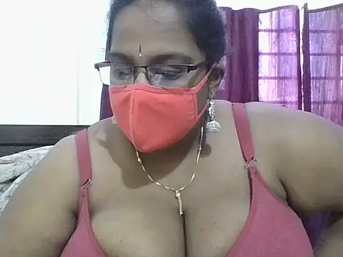 hootypriya online show from February 18, 5:28 am