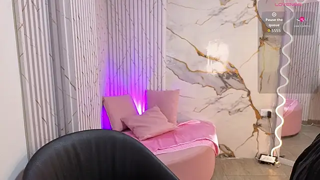 PEACHY TAY online show from January 18, 11:39 am