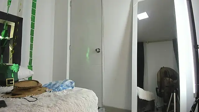 CatleyaSmith online show from March 14, 12:50 pm