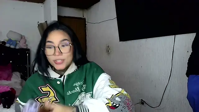 lyam ebony  online show from April 10, 5:02 am