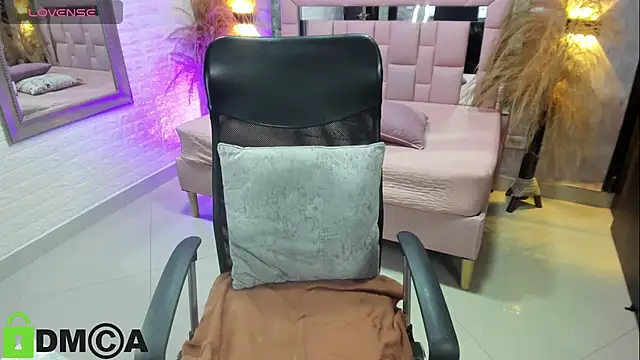 griselle rousse online show from November 18, 9:05 pm