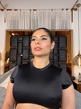 LINDA HYLTON online show from November 12, 12:30 am