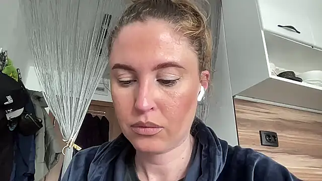 Ameli8 online show from March 28, 1:32 pm