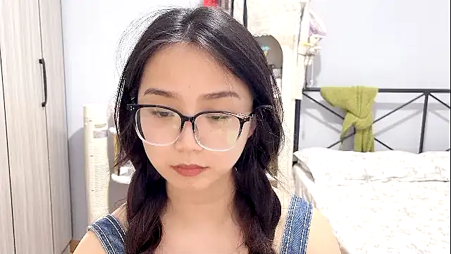 Hmm 0303 online show from April 10, 4:57 pm