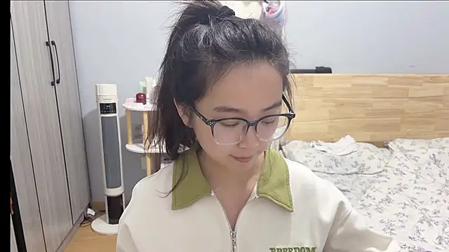 Hmm 0303 online show from February 23, 4:39 pm