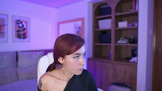 TessaaFox online show from February 6, 7:06 pm