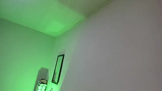 luanaw1 online show from February 22, 3:57 pm