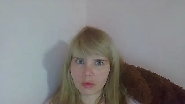 HornyElena online show from July 28, 8:12 pm