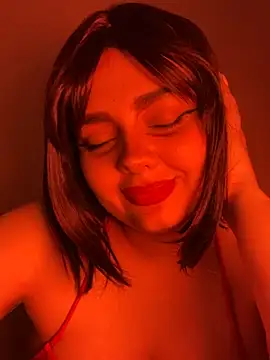 candicewest  online show from July 27, 9:01 pm