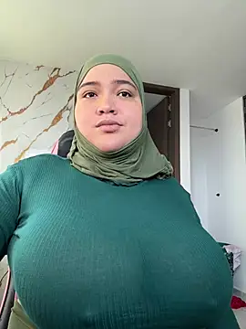 sweetmuslim01 online show from July 4, 6:15 pm