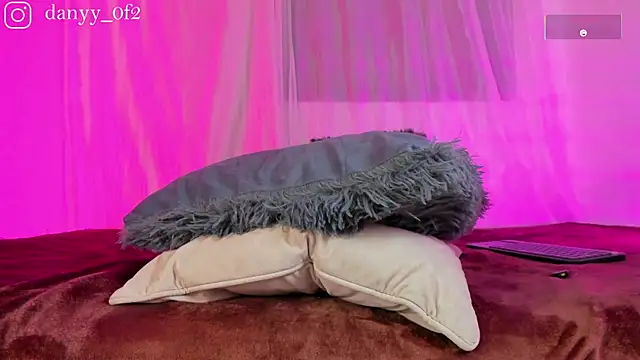 Daniihot   online show from February 26, 6:01 am