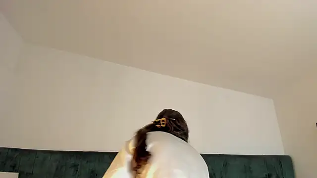 FrancescaSkuirt online show from November 20, 10:33 pm