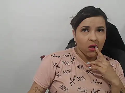 karol loveet online show from December 3, 8:11 pm