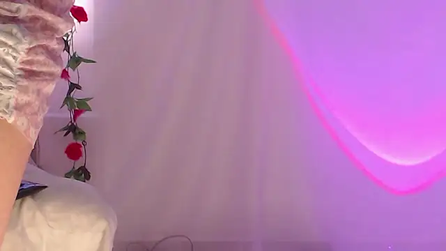 Belladonna lips online show from February 3, 6:22 am