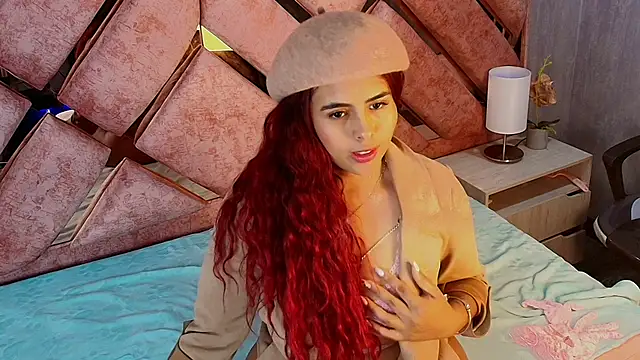 aprilrussell  online show from November 10, 1:06 pm