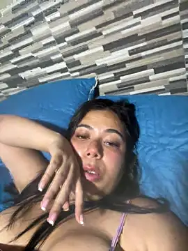 LorieFerrer online show from May 13, 6:46 pm