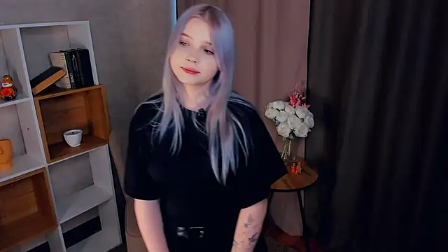 DonnetteShaban online show from November 7, 9:04 am