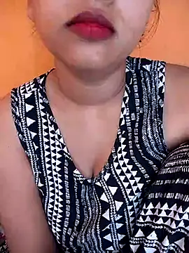 Sexy Divya   online show from June 20, 11:03 am