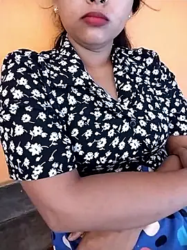 Sexy Divya   online show from June 6, 7:03 am