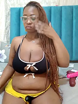 YummyCocoHunXx online show from November 20, 11:50 pm