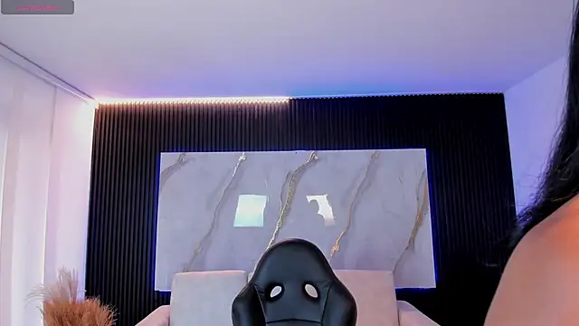 Saara Corraless online show from April 9, 6:57 pm