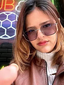 lili ra online show from November 7, 4:34 pm