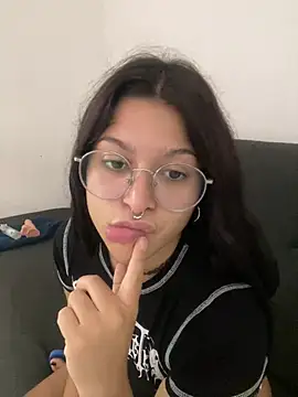 amazonaa9 online show from March 5, 7:31 pm