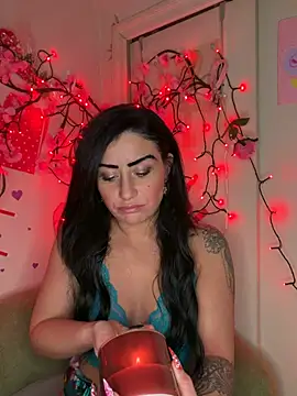 ValayaNoire online show from February 14, 8:05 am