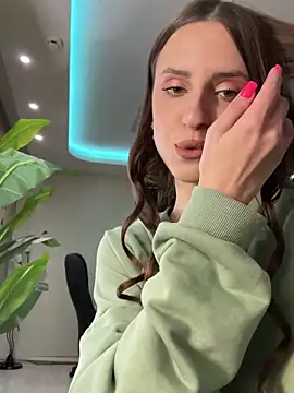 yourselenaa online show from December 20, 2:32 pm