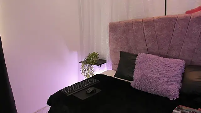 Victoriaa Anderson online show from April 11, 1:04 pm