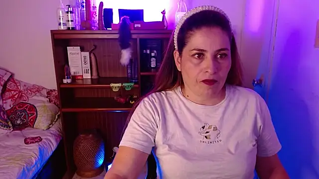 dayan hanks online show from April 8, 12:13 am