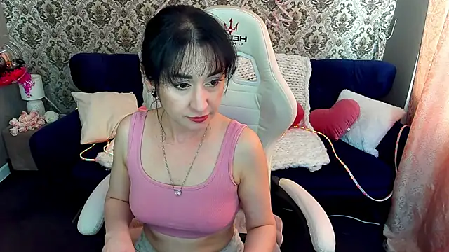 CarolinaaFoxyyy online show from April 5, 12:48 pm