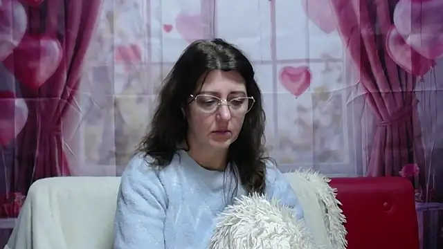 RoseHille online show from February 5, 3:04 pm