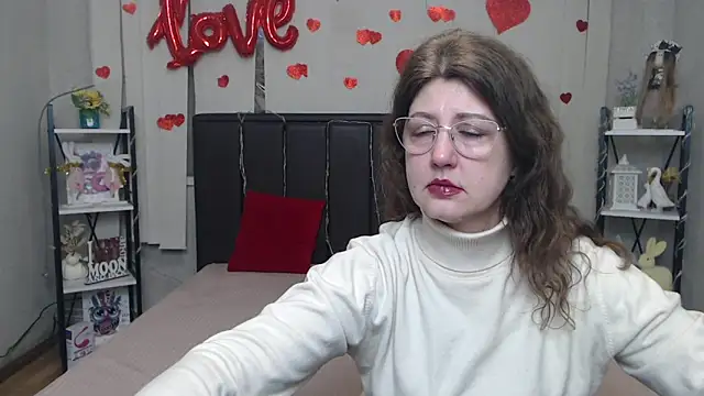 RoseHille online show from April 11, 5:02 am