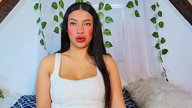 lucia sweeet online show from January 15, 2:45 pm