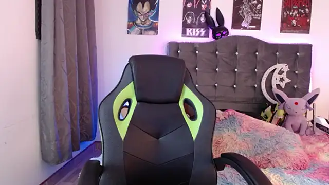 lunabritton1 online show from February 27, 4:12 am