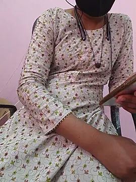 Iamyourdarling online show from December 18, 5:45 am