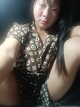 vangkt-cute online show from May 24, 5:45 pm