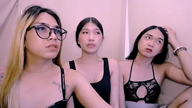 velvetviper06 online show from May 23, 1:59 am