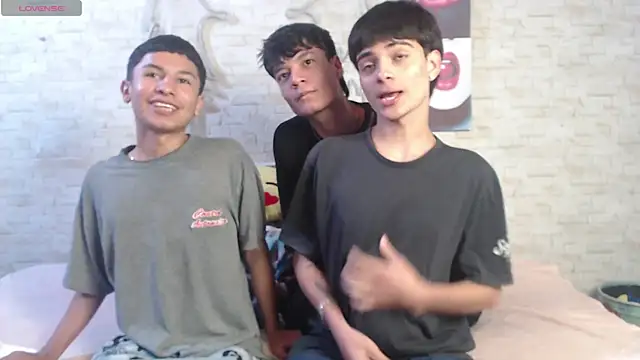 axel milo kairo and noa online show from December 20, 4:11 pm