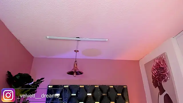 Velvet Dreamss online show from June 3, 2:33 pm