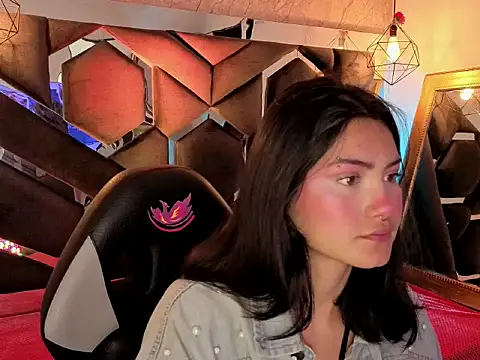 Brandy collinss online show from April 5, 5:01 pm